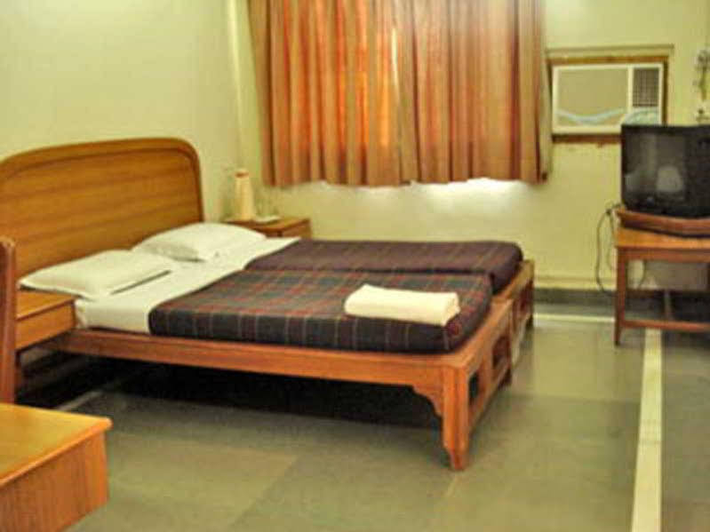 Hotel Meru Pune Eksteriør billede
